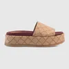 Plattform Slide Tofflor Flatform Flatform Tjockbottnade Blommiga Designersandaler Camel Svart Vit Dam Damtofflor Peed Toe Mode Mules Skor