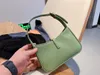 Handbag Wholesale y Women Shoulder Meenger Bags Lady Fashion Luxury Underarm s Cro Body Famous Designer Hasp Totes Purses Large Capacity Bucket Bag