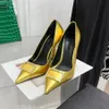 2024SS haut niveau ornements en métal décoration chaussures à talons hauts escarpins à bout pointu 105mm cuir de veau en métal doré chaussure de luxe robe soirée mariage talon