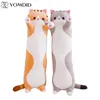 Moda lindo gato dormir largo peluche para enviar a los niños rodilla almohada almofada coussin regalo de cumpleaños cojines decorativos cojín del asiento 220406