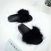 2022 New Arrival Girl Luxury Fluffy Ostrich Feather Slippers Ladies Indoor Furry Fur Flip Flops女性ファースライドS3171 G220521