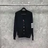 Erkek Sweaters Moda Erkekler Kadın İnce Fit V-Gutt Hırgalar Çizgili Pamuk İlkbahar ve Sonbahar Günlük Coatmen Olga22