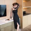 Повседневные платья осенние стиль ретро Hepburn Little Black Dress Корейское французское шоу Тонкое среднее длинное тонкое рукав