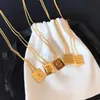 Haute Qualité 18K Gold Luxurys Square Colliers Designer 26 Lettre Pendentifs Bijoux Femmes Collier Marque De Luxe Chaîne En Or Bijoux Avec Boîte