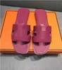 Sandal Tasarımcı Terlik Sandales Sandaliler Sandallar Famus Tasarımcısı Deri Deri Bayanlar Sandallar Sandalen Düz Plaj Ayakkabıları Orijinal Kutu Boyutu Eur35-45