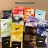 Automne hiver pur coton hommes et femmes cravate teint longues chaussettes sport haute tube marée couleur bonbon chaussette T5IZ