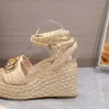 2022 High Heels Kvinnors sandaler tjocka bottenljusrep flätade korsbälte fiskare skor lyxiga kvinnliga designer komfortablelettskor 34-41