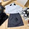 Lady Dwuczęściowa sukienka garnitur t koszulka spódnica dlouse set set w kratę Swallow Stripe spódnice Bodycon Summer Tweed z literą