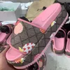 2024 Fashion Slide Sandals tofflor för män Kvinnor Hot Designer Unisex Beach Flip Flops Slipper