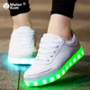 Taglia 2742 Caricatore USB Glowing Bambini Casual Ragazzi Pantofole a LED Sneakers luminose per ragazze Scarpe da sposa 220721