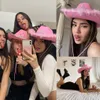 Roze cowboy hoed westernstijl vrouwelijke meisjes verjaardagsfeestje petten met veren pailletten decoratie kroon tiara nachtclub cowgirl hoed