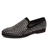 Scarpe eleganti Uomo Scarpe in pelle di lusso Moda Strass Paillettes Slip-On Mocassini piatti Ciabatte Da sera Tacchi alti 220325