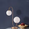 테이블 램프 실내 조명 비품 식당 침실 연구 조명 두 공을위한 창의적인 유리 책상 조명