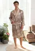 Vêtements de nuit pour hommes Arrivée Designer de luxe Kimono en soie pour hommes Robe Nouveauté à manches longues Peignoir Satin Chemise de nuit Summer Home ClothingMen's