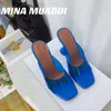 高級デザイナーアミナムアディサンダル新しいクリア Begum ガラス Pvc クリスタル透明スリングバックサンダルヒールパンプス Naima 装飾グリーンミュールスリッパ靴
