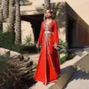 Mercan Kırmızı Müslüman Gece Elbise Uzun Kollu Ön Slit Saten Suudi Arabistan Resmi Vestidos