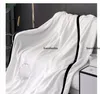 Условие воздуха одеяло зимнее мягкое шерстяное писем с ножом роскошные одеяла высококачественные домашние постельные принадлежности для домашних постельных принадлежностей Cover 150 *200 см.