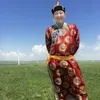 مرحلة ارتداء منغوليا القبيلة زي الأقلية العرقية الرجال المنغولية طويلة رداء أداء الملابس الكبار رداء الرجل اليومي