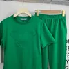 Kadınlar için Tasarımcı Trailtsits 2 Parça Kıyafetler Kadın Giyim Yeşil Kısa Kollu Tişört Elastik Bel Sıras Tutpasları Artı Boyut Track Suit Spor Setleri