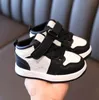 2022 Brand Kids baby Schoenen Babyschoenen Comfortabele Kind Sneakers Designer Katoen Stof Kleine Jongens Meisjes Peuter Rood Wit Grijs Ademende Baby Sneakers 20-30