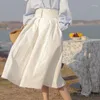 белая пухлая юбка женщина