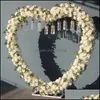 Disposizione in fila di fiori a forma di cuore Sfondo di matrimonio Arco Set Puntelli da palcoscenico per feste Stand decorativo Consegna a domicilio 2021 Decorazione Forniture per eventi