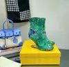 인쇄 페인트 하이힐 첼시 부츠 래커 홈 홈 뾰족한 발가락 메쉬 풀 온 가죽 아웃솔 부츠를위한 고급 디자이너 신발 공장 신발
