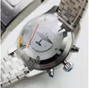 La serie di cronometraggio dell'orologio da pilota IWS 3777 ha una dimensione di 43 mm e uno spessore di 15 mm adotta l'orologio da uomo con regolazione automatica della catena superiore del movimento TOP 7750.