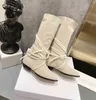 2023 Topselling selling famosa marca meio boots designer feminino clássico de luxo vintage tira de tira de tira booties de couro genuíno suave para menina