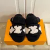 Box Womens Tisters Ladies Wool Slides With Winter Fur Fluffy Furry Warm Letters Sandaler Bekväma fuzzy blickflickor