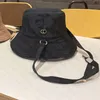 Reversible Designer Bucket Hoeden Unisex Sun Hat Bruin Metalen Letter Strap Mode Sunbonnet Wandelen Caps Casquette Man Woman