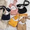 Utförsäljning 60 % rabatt på handväska Väskor med armhåla tre i en kendou samma stil medium gunnelon handhållen kedja Personal kvinnlig