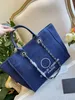 أكياس CC Bag Ladies كبيرة 2022 حقيبة شاطئية مصمم أزياء عالية الجودة سعة فاخرة مطرزة على اليدين بريق لا يتجزأ من الكتف النسائية الصلبة