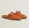 Designer de verão Flipers de couro genuíno oz mulas sandálias Princetown Metal Chain Sapato de luxo de luxuos de luxuos de pele Lady Slipper Tamanho