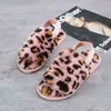 Mulheres chinelas de lã de lã Leopard Plush Slipper Aberta Anti Slip Warm 0718