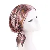 Turbante in raso per le donne pre-legato di nuova moda fiori stampati fascia cap sciarpa testa musulmana morbida da indossare copertura per la caduta dei capelli delle donne