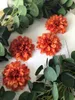 Fiori decorativi Ghirlande 10pcs Ruggine Arancione Seta all'ingrosso Dahlia Head Falso artificiale per bouquet da sposa Decorazioni per la casaDecorativo