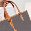 Hot High Capacity Tote Bag C-Letter Shoulder Bags Women C Print Luxurys Handväska Läder Designer Bag Female Packs Classic Pures 220413