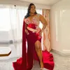 Aso Ebi Red Veet Abiti da sera a sirena con mantello 2022 Scollo trasparente Appliques Perline Maniche lunghe Spacco laterale Prom Dreesrobes De Soiree 322