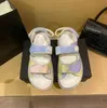 Крюк Loop Women Sandals Designer с двойной буквы градиента рампы сандаловый отдых на открытых слайдах роскошные простая модельер кожа