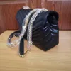 2021 حقيبة الكتف اليدوية الفاخرة العلامة التجارية Loulou Y على شكل نمط Seam Leather Leany Ladies Metal Chain عالية الجودة