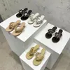 2022 nuovi sandali gladiatore da donna in stile europeo pantofole moda tessuto romano colore trasparente lrather pantofola stile catena di tessitura