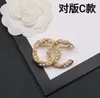 Brand Designer Letters Brooch Fashion Famous C Double Letter Brooches Crystal Pearl Charm Luxury Couples Individuality Rhinestone Suit Pin Jewelry Accessories