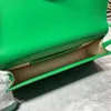 Klasik tasarımcı marka Omuz Çantası Çanta en kaliteli kadın moda deri çanta çevirme çok renkli yatay Satchel AAAMN2205