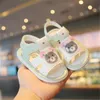 Sommer Baby Sandalen 2022 Neue Koreanische Mädchen Flache Schuhe 0-2 Jahre Alte Jungen Mädchen Weiche Sohle Nicht-slip Erste Mal Wanderschuhe Großhandel und Einzelhandel