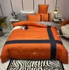 Queen size Cotton Bedding Sets Letter Printed 4 PCS quiltat platta ark Två kuddfodral Designer Home Comforter Däcke Cover I Wu