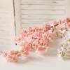 Ghirlande di fiori decorativi Seta artificiale Sakura Decorazione di nozze Pianta da parete Vetrina Display Garden Party Pography Puntelli 3 pezziDecora