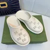 2022 Men's Slip na plataforma feminina de sandália perfurada G Sandal Hollow Shoes Jelly Color