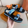 럭셔리 여자 샌들 디자이너 캐주얼 신발 여름 야외 해변 레이디스 브랜드 플립 플롭 고급 플랫폼 신발의 2022