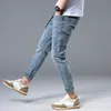 Celana Jeans Pria Streetwear 22SS Jeans Ramping Versi Korea Terbaru Pinggang Menengah Sembilan Poin Celana Jeans Sobek Celana Kasual 220817